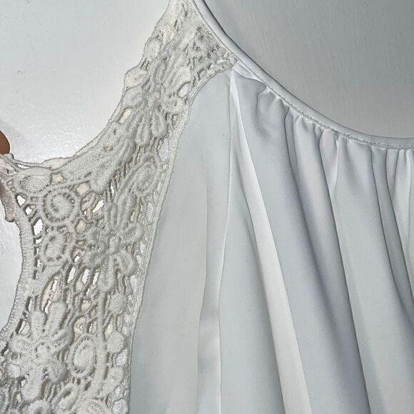 White dress with lace, spaghetti straps, and lining, new without tags - Picture 5 of 13